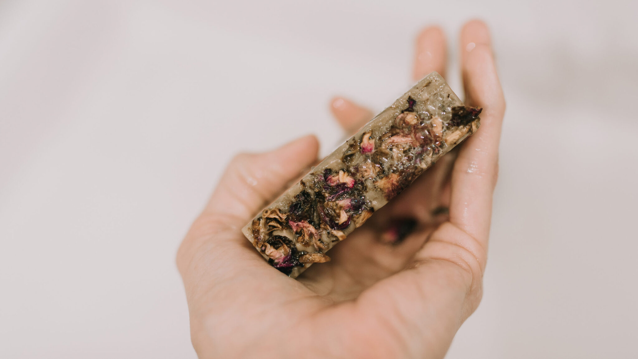 LIMITED EDITION - Rosewater + Mud Facial Bar - Image 2